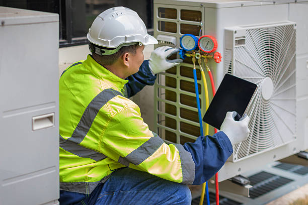 Professional Hvac technician working in Linden, AZ